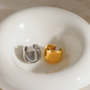 Boucles D'Oreilles Manchettes Simples En Acier Inoxydable Imperméable Couleur Or Pour Femmes h5 Image3