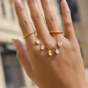 Bagues Pour Femmes Luxueuses Et Sexy À Pompon, En Acier Inoxydable Étanche Couleur Or Et Zircon. h5 Image3