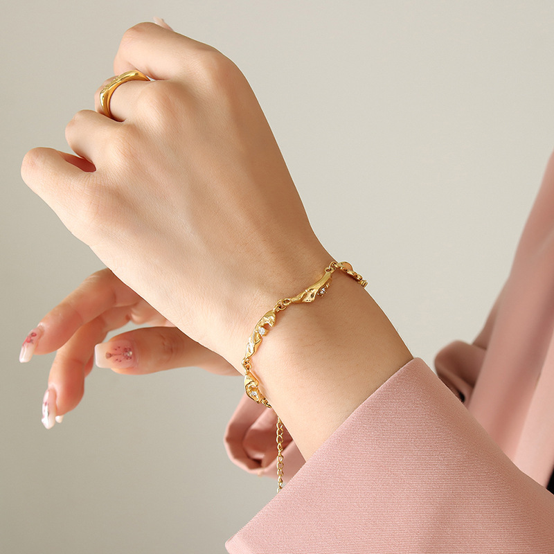 Bracelet Chaîne Femme Rétro En Acier Inoxydable Étanche Couleur Or Avec Zircon, Forme Irrégulière Image2