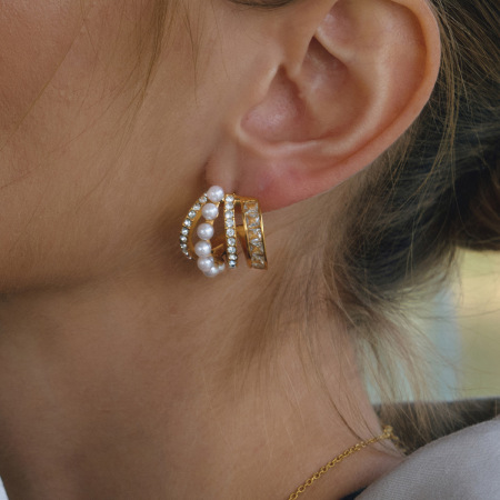 Boucles d'oreilles puces élégantes rondes pour femmes, en acier inoxydable, étanches, couleur or, avec zircon et perle.