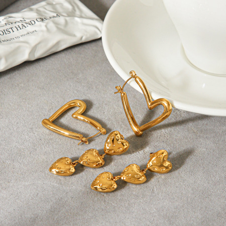 Boucles d'oreilles puces pour femmes en acier inoxydable, couleur or, en forme de cœur