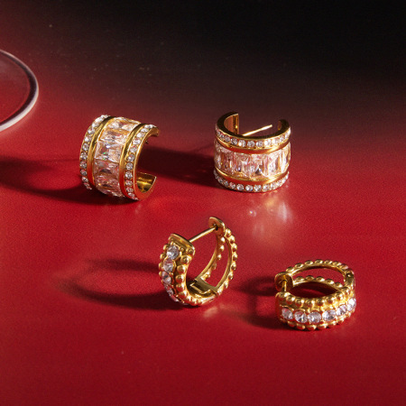 Boucles d'oreilles puces pour femmes, simples et rondes, en acier inoxydable, étanches, couleur or, avec zircon.