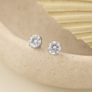 Boucles D'Oreilles Puces Pour Femme, Style Simple Et Luxueux, En Acier Inoxydable Étanche, Couleur Or. h5 Image3