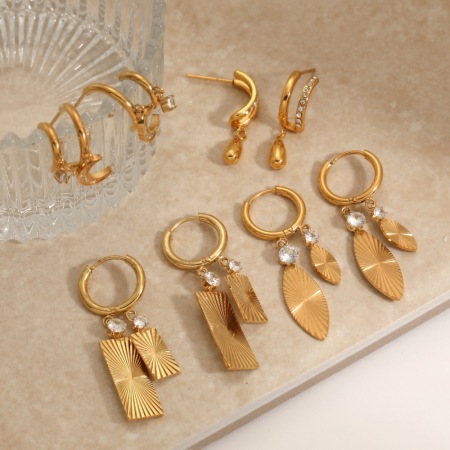 Boucles d'oreilles pendantes pour femme, en acier inoxydable étanche, couleur or, en forme de goutte de lune, ornées de strass.