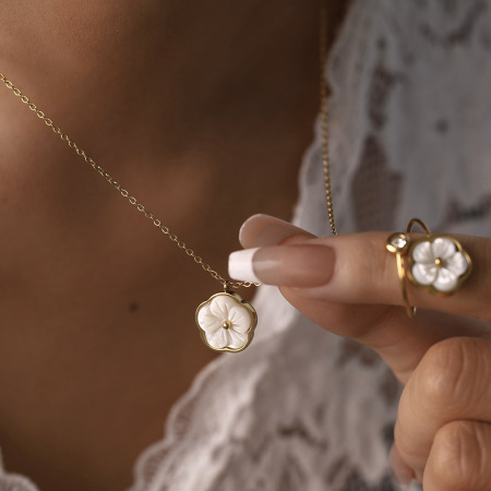 Ensembles de colliers pour femmes en acier inoxydable doré, élégants et romantiques, ornés de fleurs et de coquillages. 2