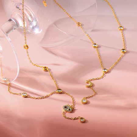 Colliers pendentifs pour femmes, luxueux et élégants, en acier inoxydable, couleur or, ornés d'un zircon et d'un œil de diable en forme de lune.