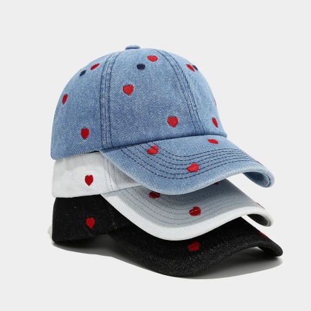 Casquette de baseball femme en denim avec broderie cœur