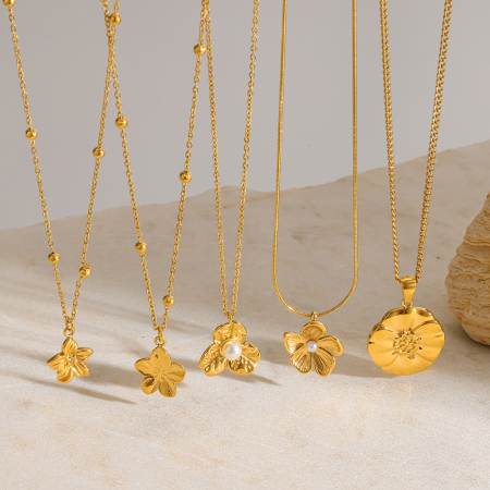Colliers pendentifs romantiques pour femmes, en acier inoxydable, étanches, couleur or, avec perle et motif floral