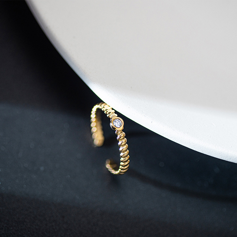 Bagues Pour Femmes En Acier Inoxydable Doré, Style Cercle Simple, Étanches, Serties De Zircon. Image3