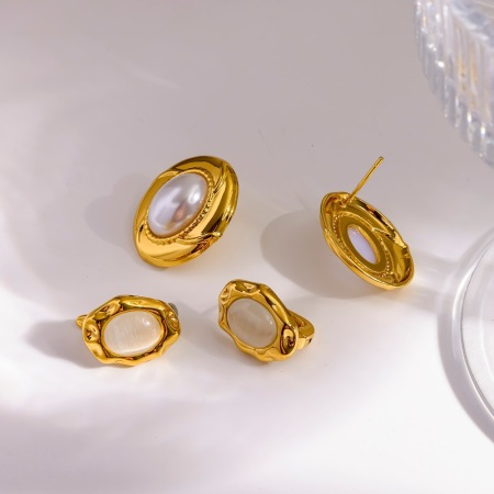 Boucles d'oreilles puces rétro en acier inoxydable étanche couleur or avec perles artificielles pour femmes 2