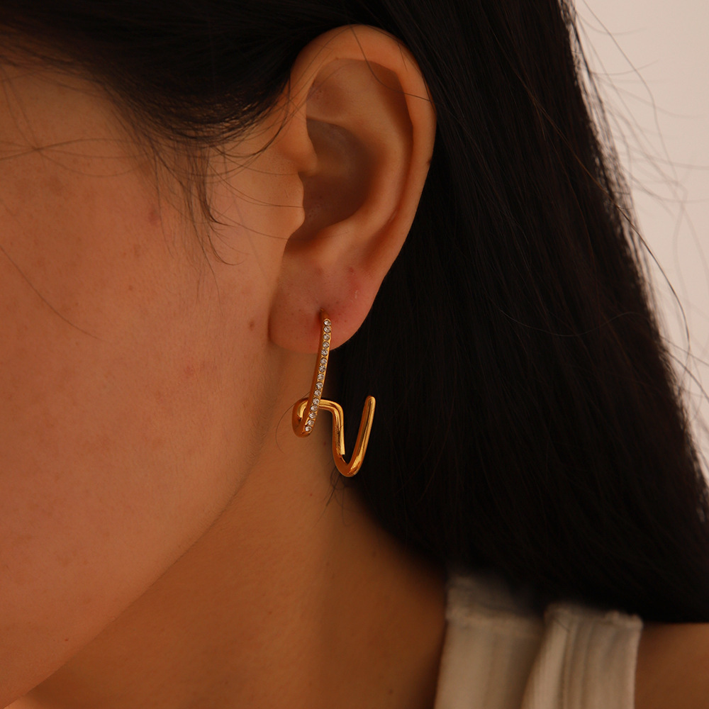 Boucles D'Oreilles Puces De Luxe Irrégulières En Acier Inoxydable Étanche Couleur Or Avec Zircon Pour Femmes Image2