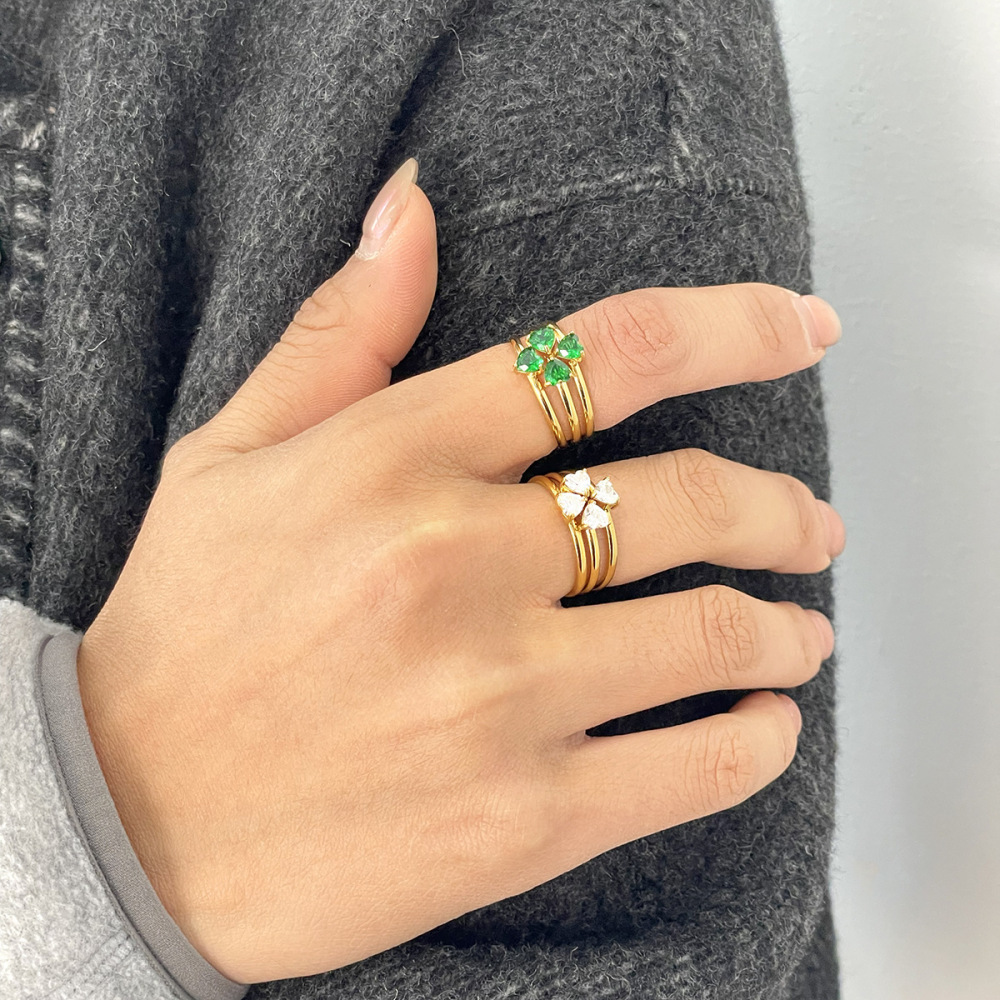 Bagues Pour Femmes Simple Clover En Acier Inoxydable Étanche Couleur Or Avec Zircon Et Pierre Précieuse Image3