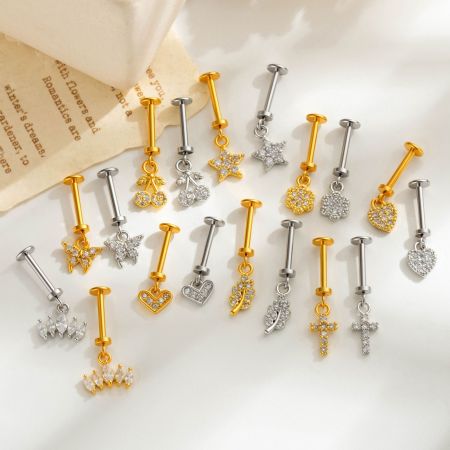 Boucles d'oreilles piercing femme en forme de feuille de cerisier, couleur cuivre doré et zircon. 2