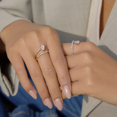Bagues pour femmes en acier inoxydable, étanches, couleur or, ornées de strass et de zircon.