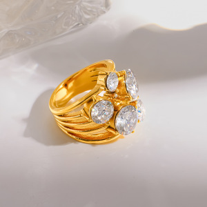 Bagues Élégantes Et Luxueuses En Acier Inoxydable Doré, De Forme Irrégulière Et Serties De Zircon, Avec Embout Rond Et Forme Irrégulière. Elles Sont Imperméables Et Ornées De Zircon. h5 Image4