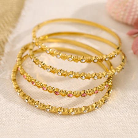Bracelets pour femmes en acier inoxydable doré avec cristaux en forme de cœur et d'étoile 2