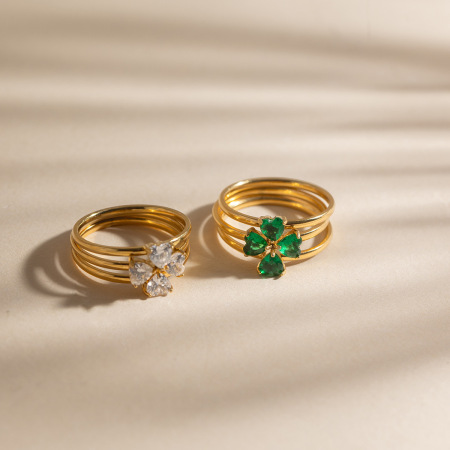 Bagues pour femmes Simple Clover en acier inoxydable étanche couleur or avec zircon et pierre précieuse