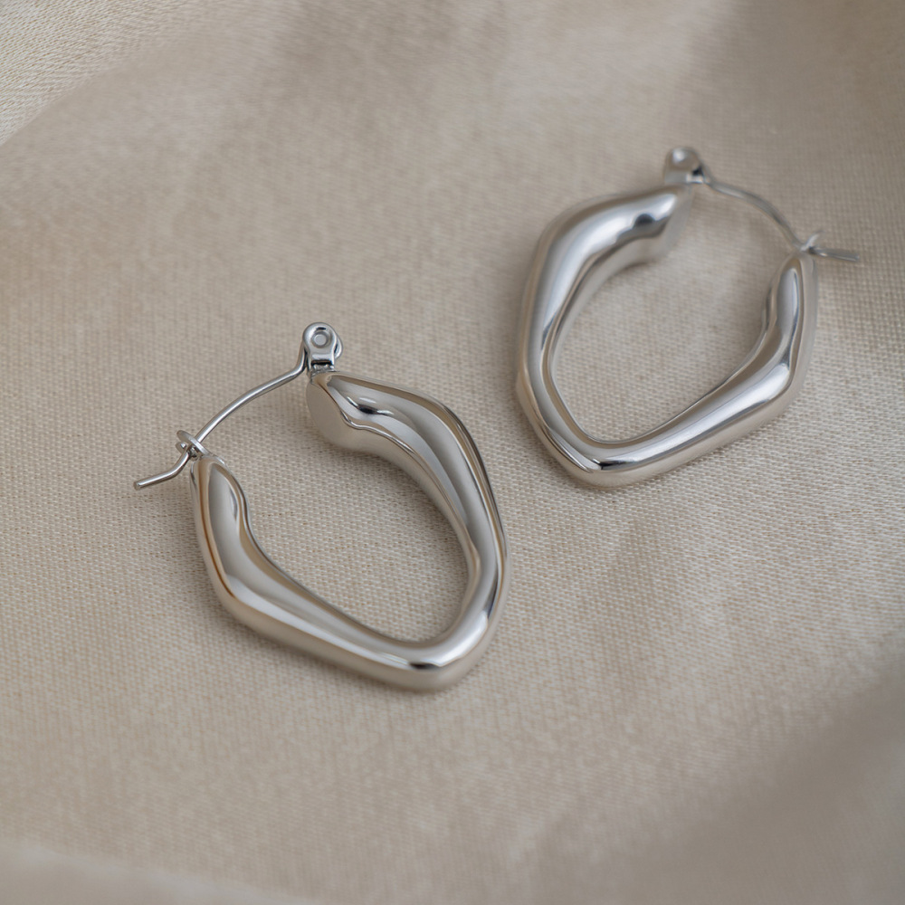 Boucles D'Oreilles Créoles Minimalistes Irrégulières En Acier Inoxydable Imperméable Couleur Or Pour Femmes Image4