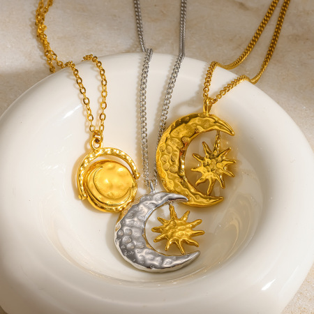 Colliers pendentifs simples et classiques pour femmes, en acier inoxydable étanche, couleur or, motif soleil, étoile et lune 2