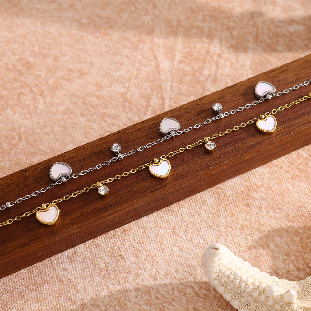 Bracelet À Breloques Pour Femme En Acier Inoxydable Doré Avec Cœur Simple Et Coquillage En Cristal Image4