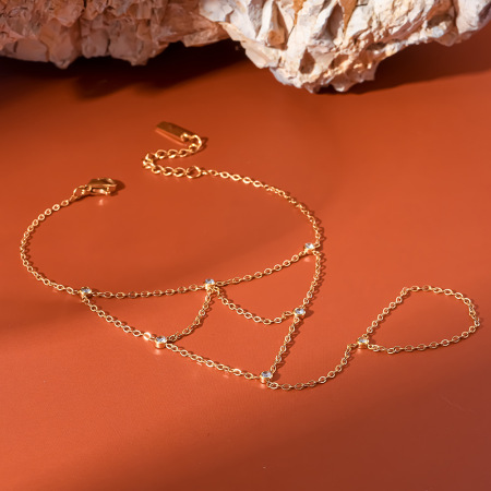 Chaîne bohème simple en acier inoxydable étanche couleur or avec zircon.