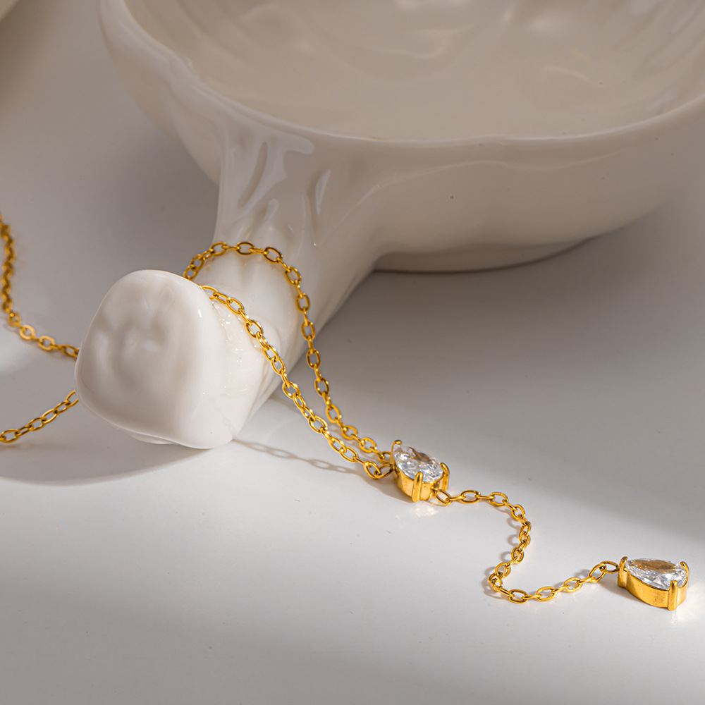 Colliers Pendentifs Pour Femmes En Acier Inoxydable Étanche, Couleur Or, Ornés De Zircon, Forme Goutte D'Eau, Style Luxueux Et Simple Image4