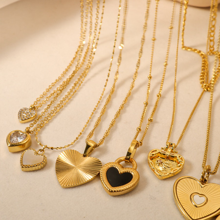 Colliers pendentifs pour femmes en forme de cœur simple, en acier inoxydable étanche, couleur or 2