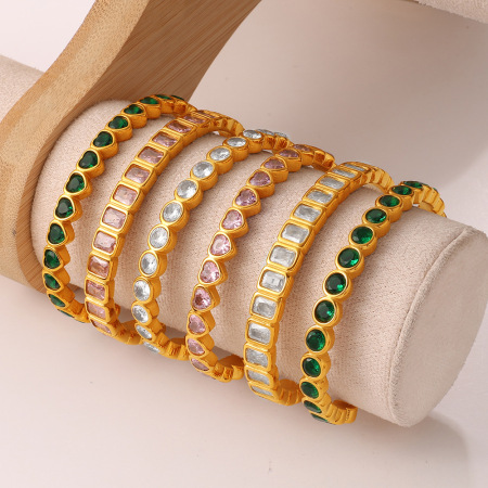 Bracelet jonc pour femme Simple Series Daily Heart Circle en acier inoxydable étanche couleur or avec zircon