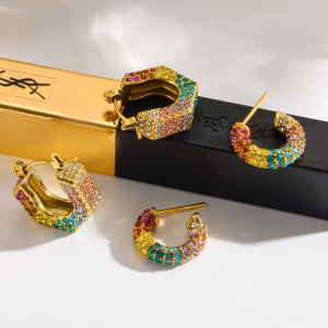 Boucles D'Oreilles Créoles Élégantes Et Luxueuses Pour Femmes, En Acier Inoxydable Doré, De Forme Géométrique Et Imperméables. h5 Image3