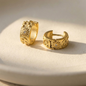 Boucles D'Oreilles Créoles Élégantes Pour Femmes, En Acier Inoxydable Doré Avec Zircon, Motif Soleil, Étoile Et Lune h5 Image4