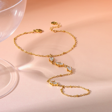 Chaîne de poignet pour femme Simple Series Daily Chain en acier inoxydable étanche couleur or et zircon.
