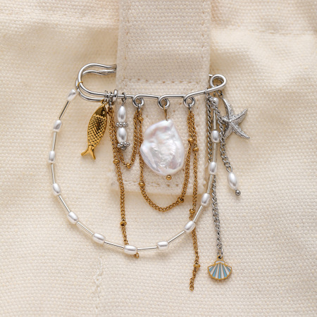 Broches luxueuses et élégantes en forme d'étoile de mer à pompon animal, en acier inoxydable étanche et plaqué or 18 carats