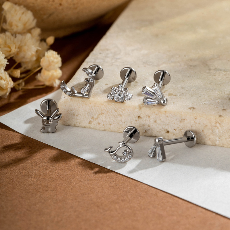 Boucles D'Oreilles Piercing Femme, Luxueuses, Simples Et Irrégulières, En Alliage De Titane Doré Avec Zircon. Image5