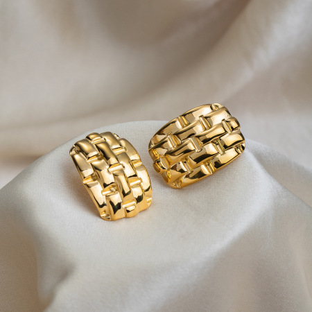 Boucles d'oreilles puces pour femmes Simple Series Daily Square en acier inoxydable étanche couleur or