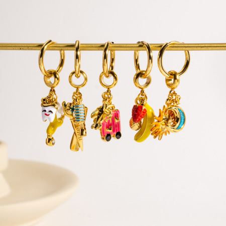 Pendentifs luxueux pour femmes, en acier inoxydable étanche, de forme irrégulière, représentant des fruits, le soleil et la lune, avec notes ou instruments de musique. 2