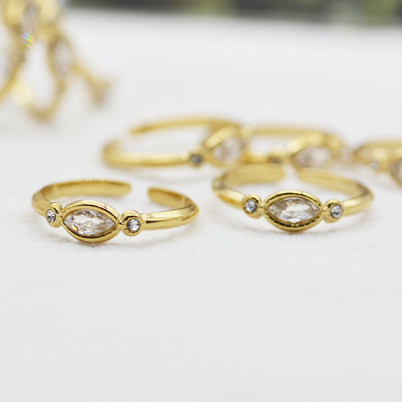 Bagues Pour Femmes En Acier Inoxydable Doré, Style Cercle Simple, Étanches, Serties De Zircon. Image4