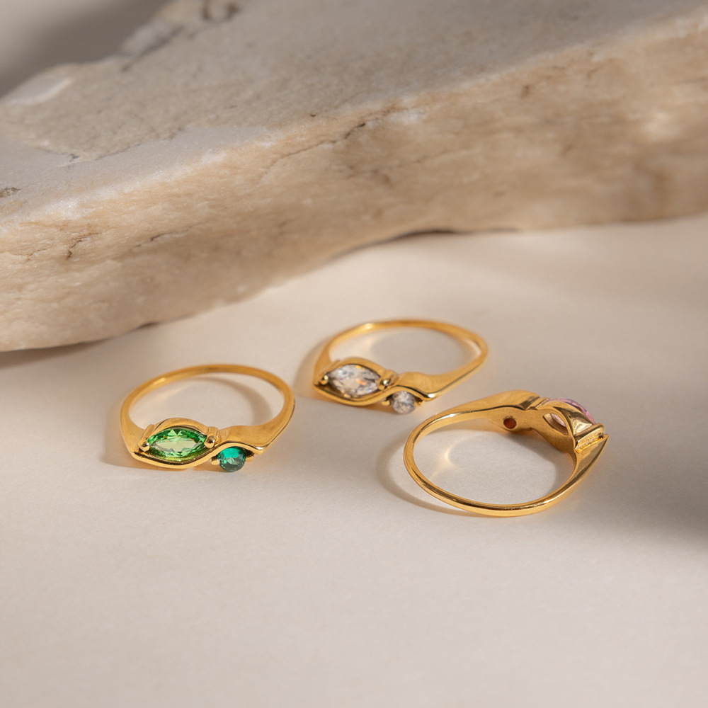 Bagues Pour Femmes En Acier Inoxydable Étanche Couleur Or Avec Zircon Et Motif Goutte Simple Image3