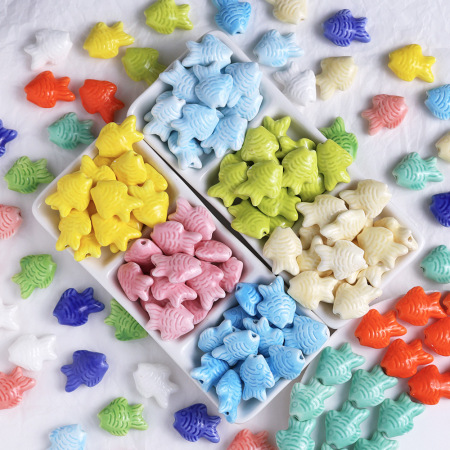1 pièce de perles en céramique représentant un joli poisson