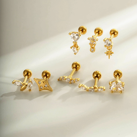 Boucles d'oreilles piercing femme, motif fleur simple en forme de cœur, couleur cuivre doré et zircon.