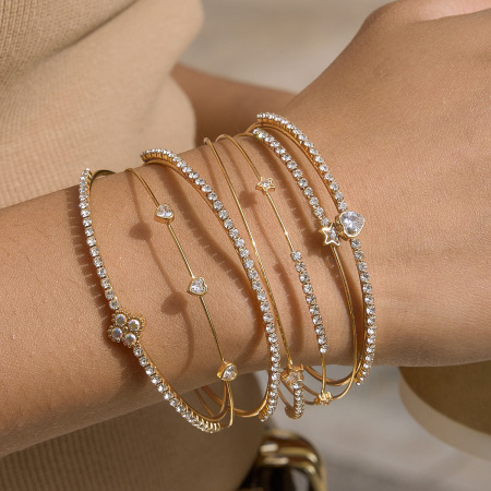 Bracelet manchette femme en acier inoxydable, orné d'un zircon doré, orné d'une fleur en forme de cœur.
