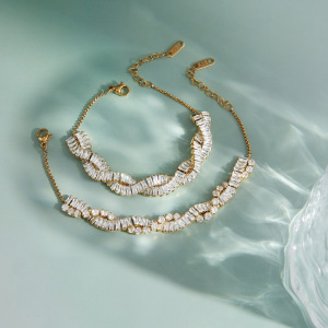 Bracelet Chaîne Femme Luxueux En Acier Inoxydable Torsadé, Étanche, Couleur Or, Orné De Zircon. h5 Image3