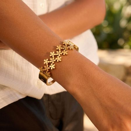 Bracelet jonc pour femme Simple Series Daily Flower en acier inoxydable étanche couleur or