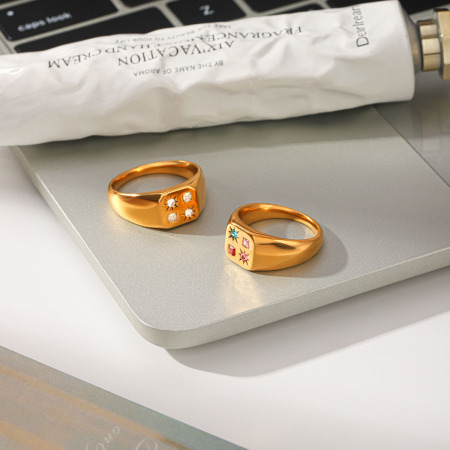Bague pour femme Simple Daily Sun rectangulaire en acier inoxydable étanche couleur or avec zircon et pierre précieuse