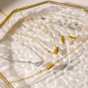 Ensembles De Bijoux Pour Femmes Simple Series Daily Oceanic Style Fish En Acier Inoxydable Étanche Couleur Or h5 Image4