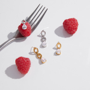 Boucles D'Oreilles Pendantes Pour Femme, Style Simple, Rondes, En Acier Inoxydable, Étanches, Couleur Or, Avec Zircon Triangulaire. h5 Image2