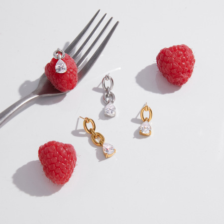 Boucles d'oreilles pendantes pour femme, style simple, rondes, en acier inoxydable, étanches, couleur or, avec zircon triangulaire. 2