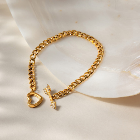 Bracelet chaîne pour femme en acier inoxydable doré, imperméable, en forme de cœur géométrique luxueux, orné de zircon et d'un motif en forme de cœur. 2