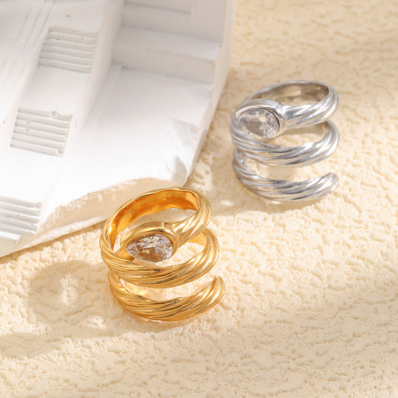 Bagues pour femmes en acier inoxydable doré, étanches, de forme irrégulière et serties de pierres précieuses, collection Luxe. 2