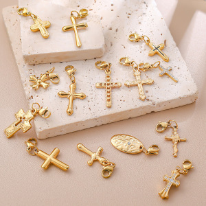 Pendentifs Daily Cross En Acier Inoxydable Étanche Couleur Or Avec Strass h5 Image3