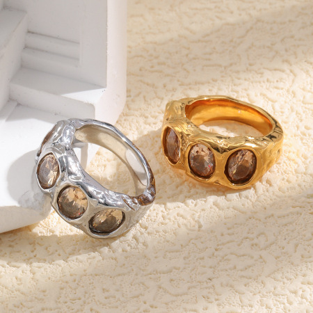 Bagues pour femmes en acier inoxydable doré, élégantes et résistantes aux intempéries, ornées de pierres précieuses. Collection Luxueuse. Fil fin. Étanche.